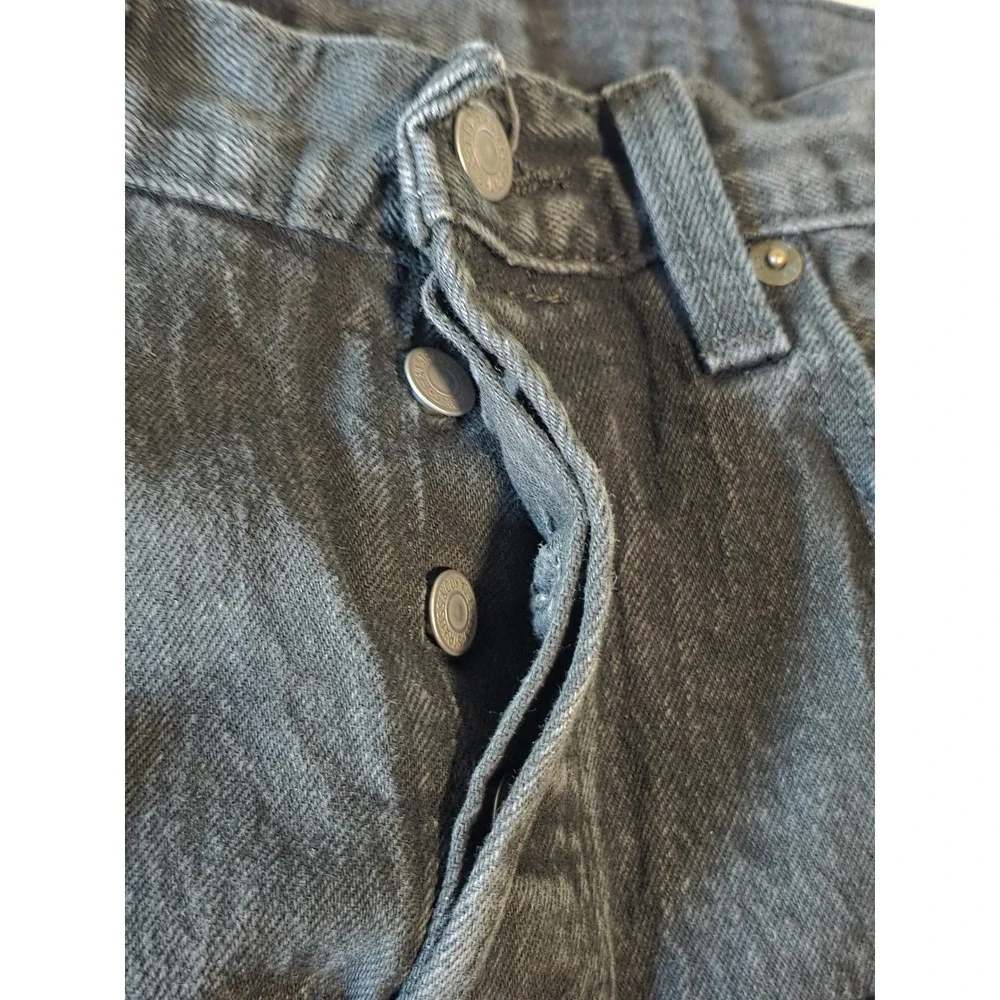 Levis 501 Original Fit Jeans Mens 30x32 Faded Black Button Fly Denim 00501-2443